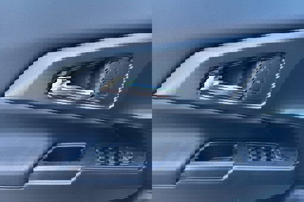 New 2026 Chevrolet Equinox EV LT w/ LPO, Blackout Package image 11