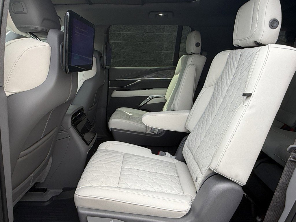 New 2026 Cadillac Escalade IQL Sport 1 w/ LPO, Floor Liner Package AWD/4WD image 7