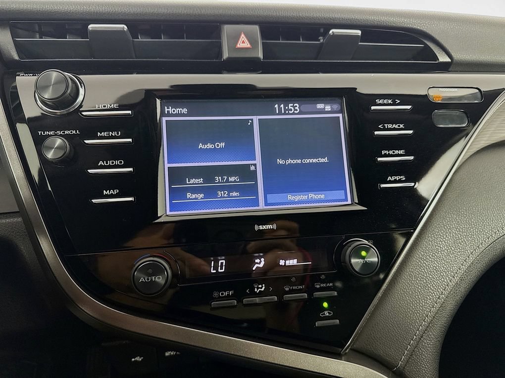 Used 2020 Toyota Camry SE FWD image 19