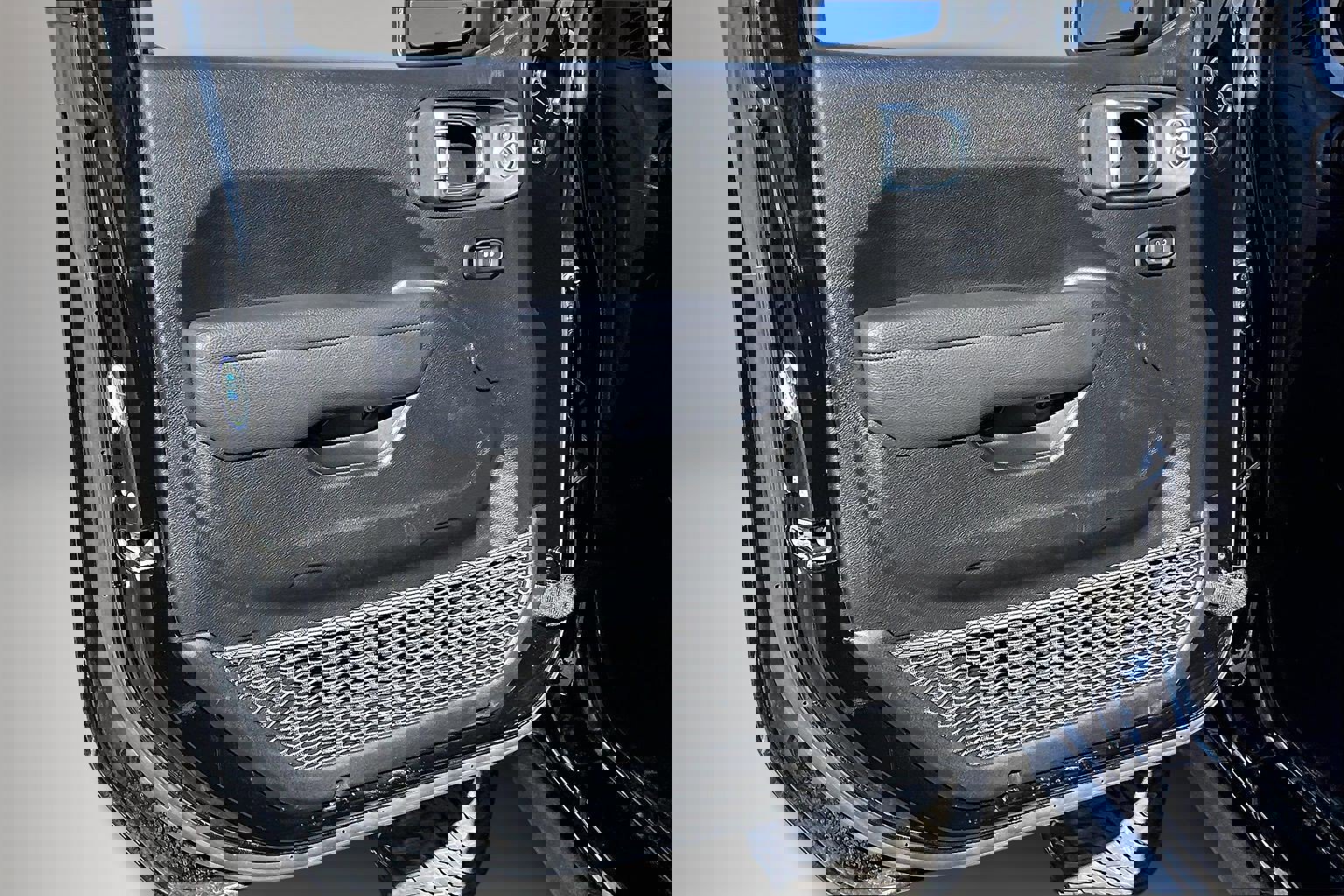 Used 2025 Jeep Gladiator Sport image 21