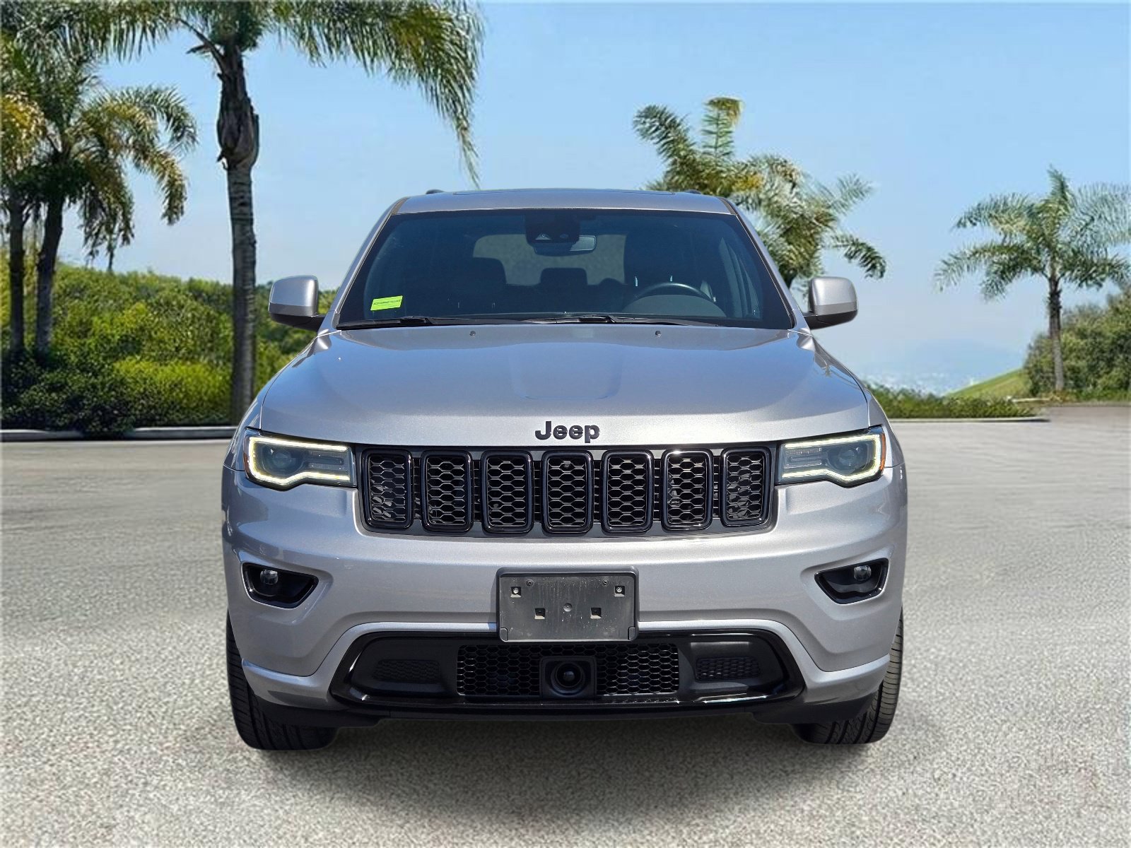 Certified 2021 Jeep Grand Cherokee Laredo X AWD/4WD image 3