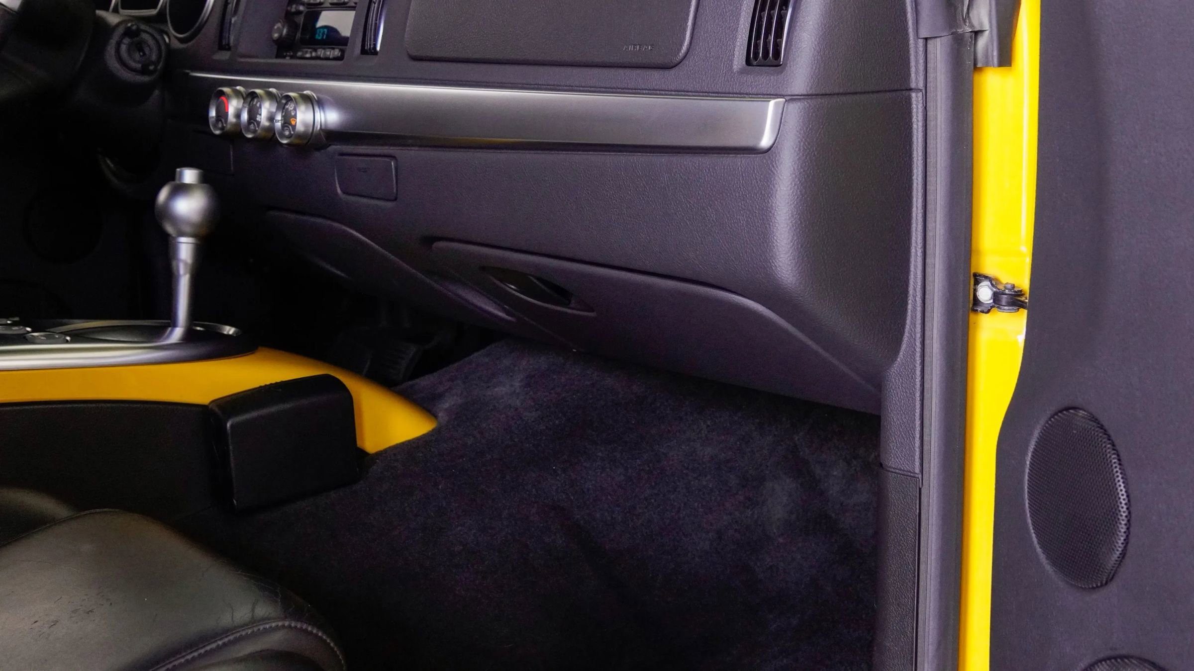 Used 2006 Chevrolet SSR w/ Preferred Equipment Group image 74