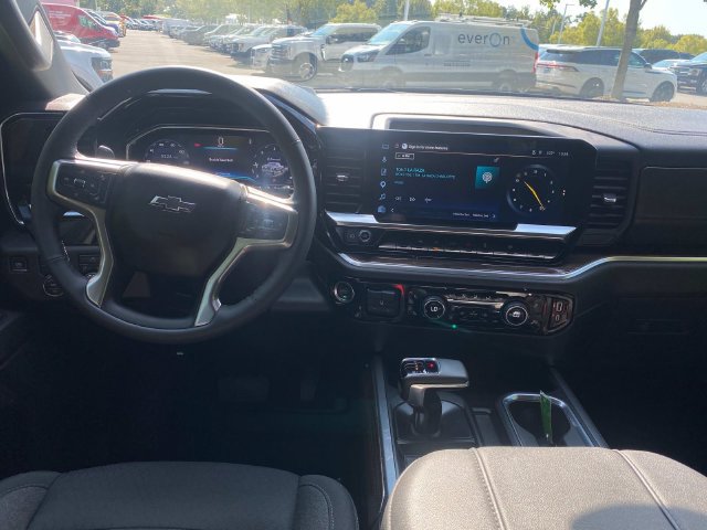 Used 2025 Chevrolet Silverado 1500 RST AWD/4WD image 8