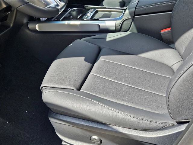 New 2026 Mercedes-Benz GLB 250 image 4