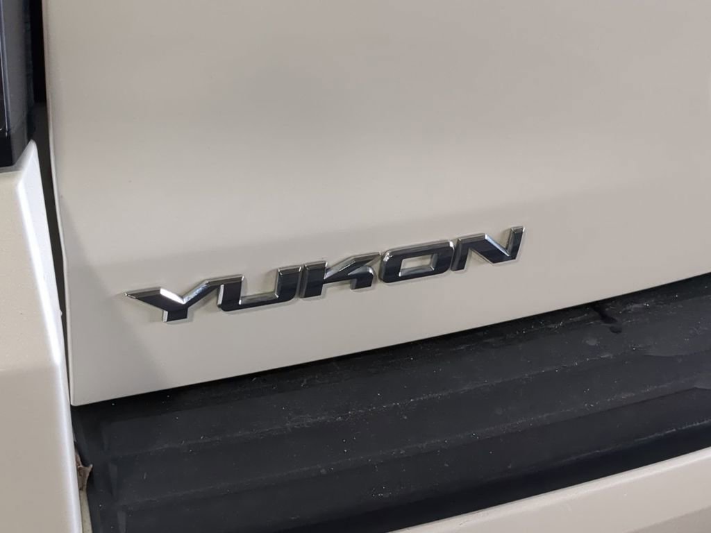 Used 2015 GMC Yukon SLT image 16