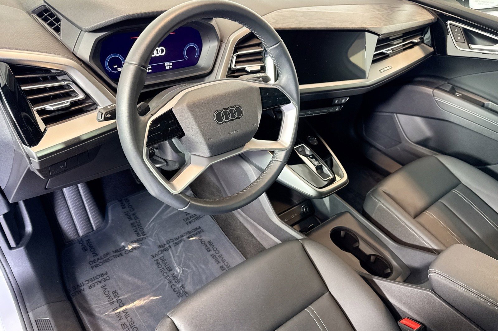 Used 2024 Audi Q4 e-tron Premium Plus image 9