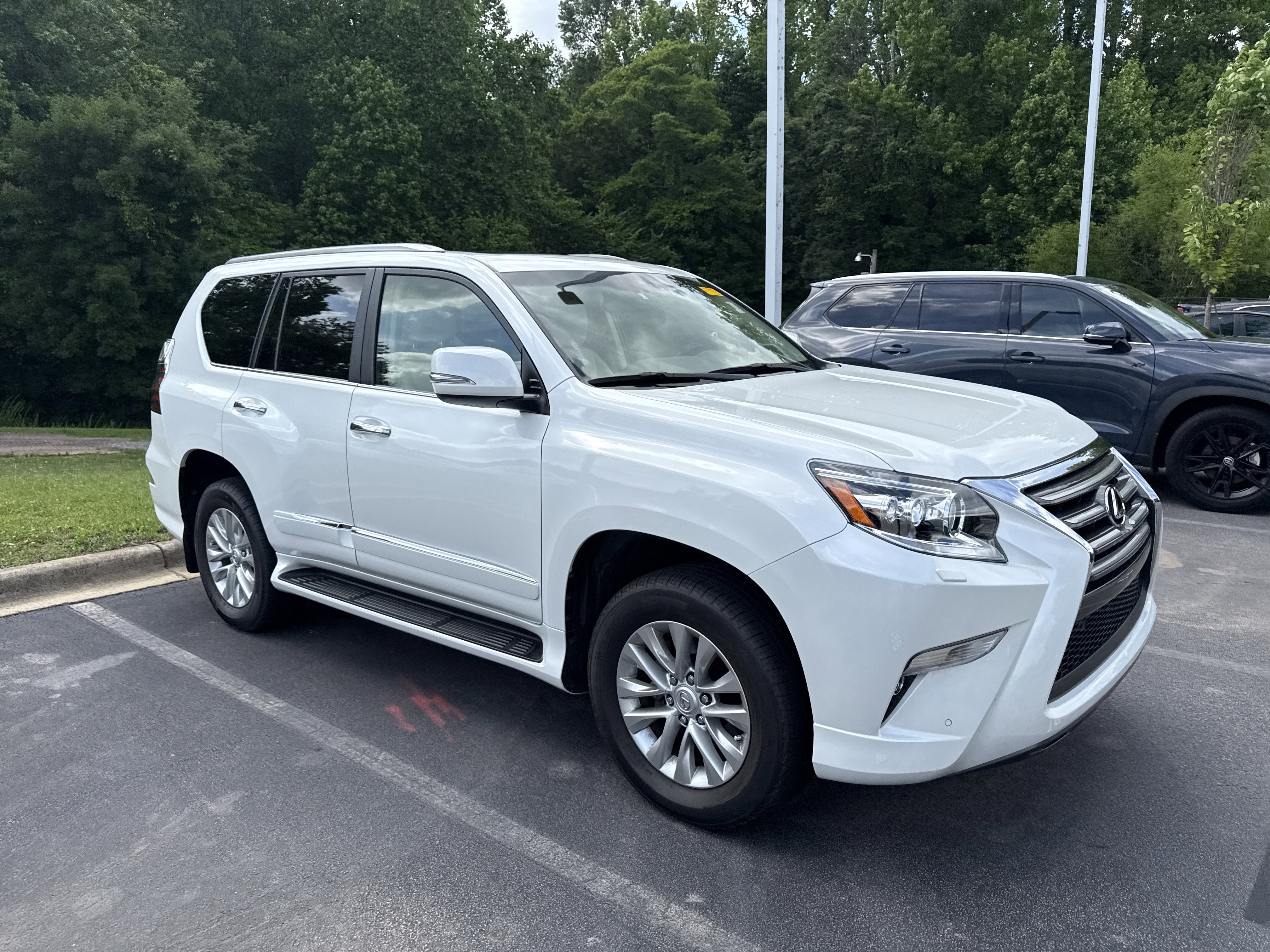 Used 2019 Lexus GX 460 Premium AWD/4WD image 5