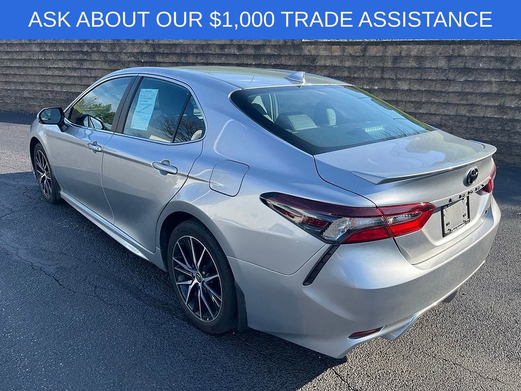 Used 2023 Toyota Camry SE w/ Cold Weather Package image 4