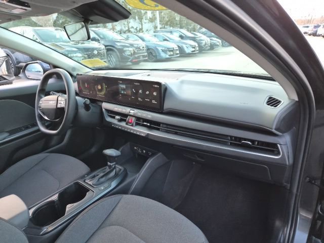Used 2025 Kia K4 LXS image 11