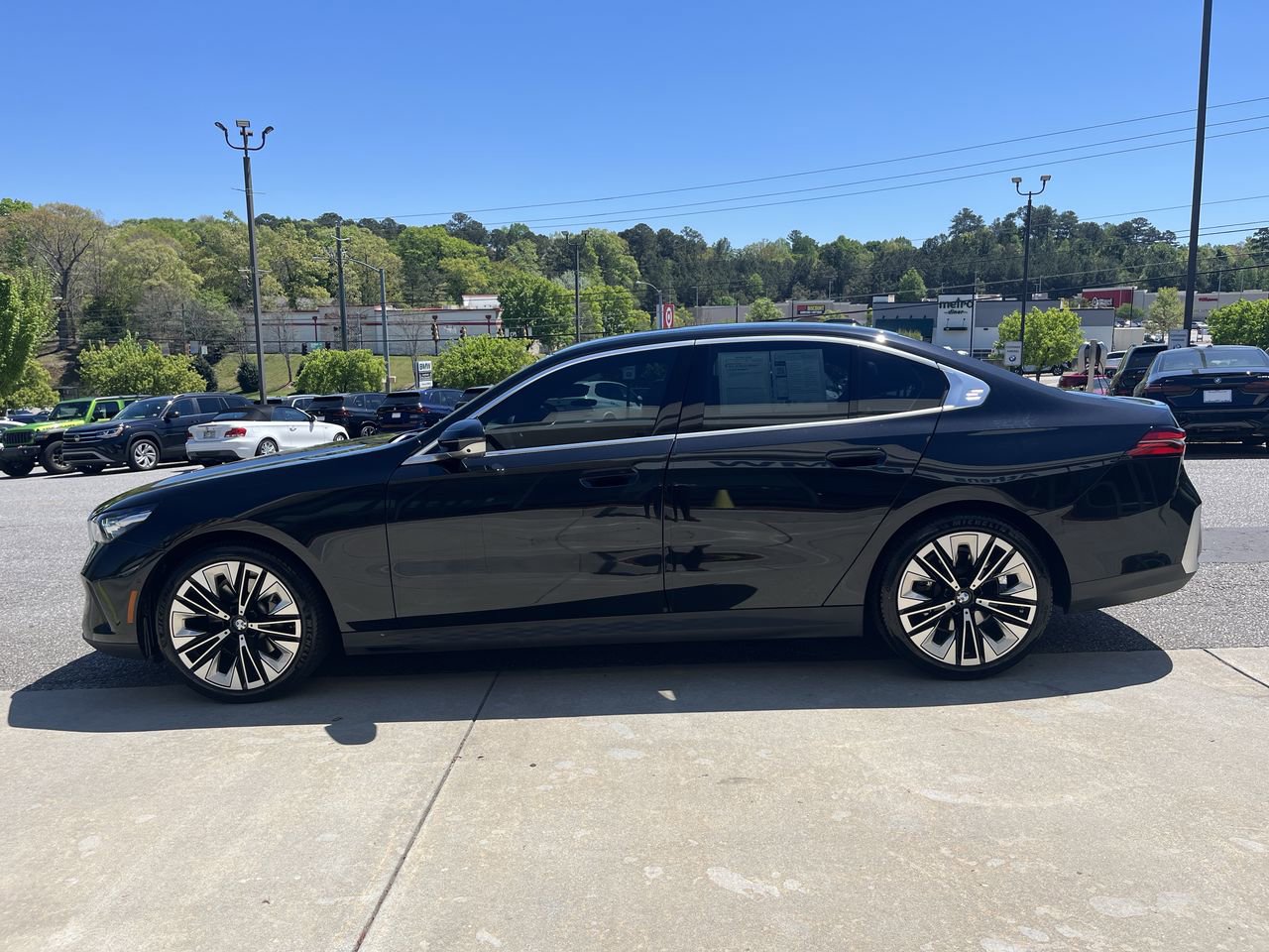 Certified 2025 BMW 530i w/ Premium Package image 5