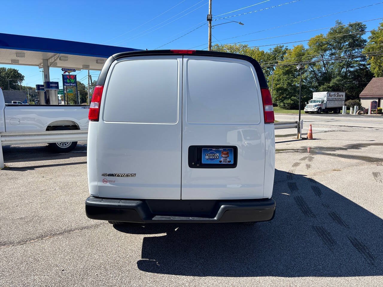 Used 2019 Chevrolet Express 2500 w/ Driver Convenience Package RWD image 4