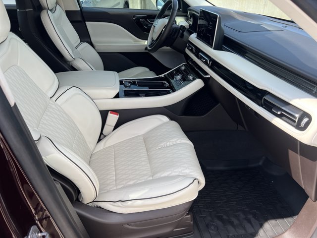 Used 2023 Lincoln Aviator Black Label w/ Dynamic Handling Package AWD/4WD image 14