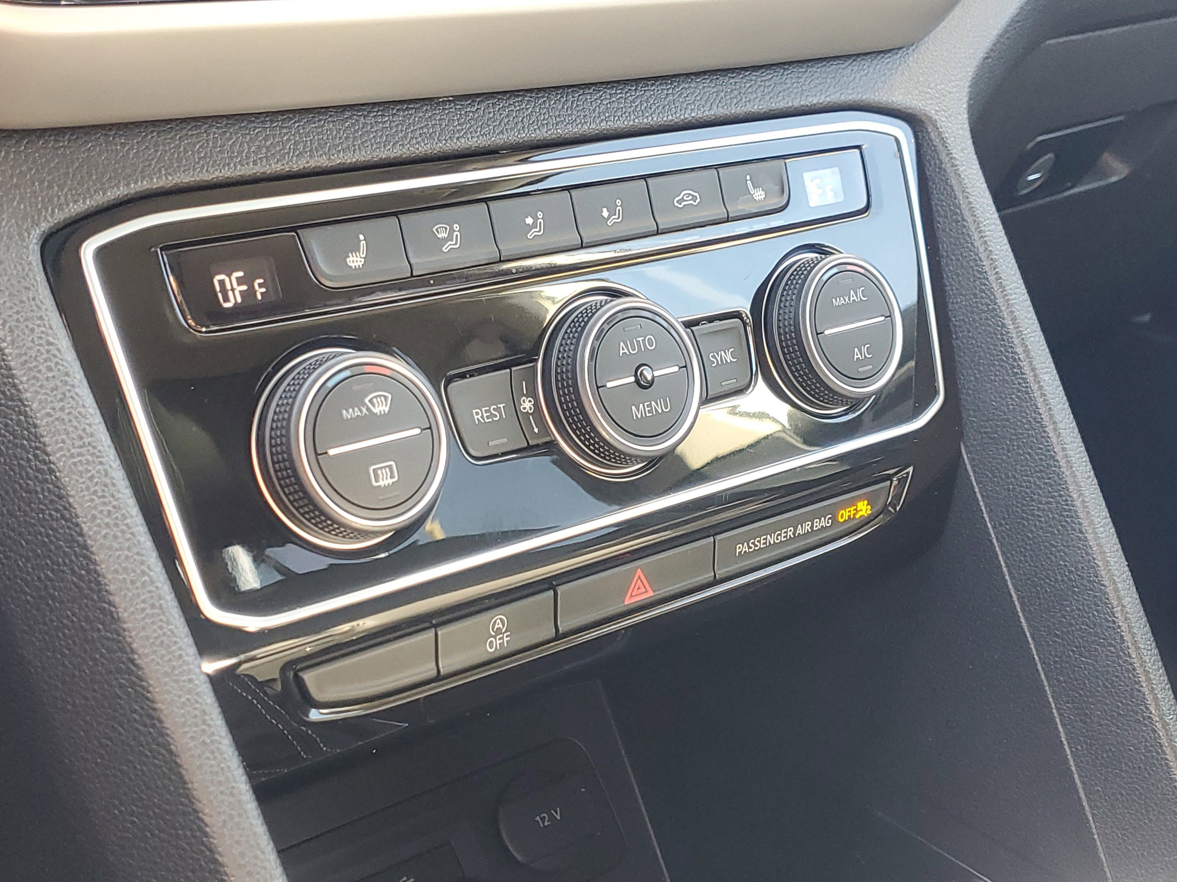 Used 2023 Volkswagen Atlas SE w/ Panoramic Sunroof Package image 30