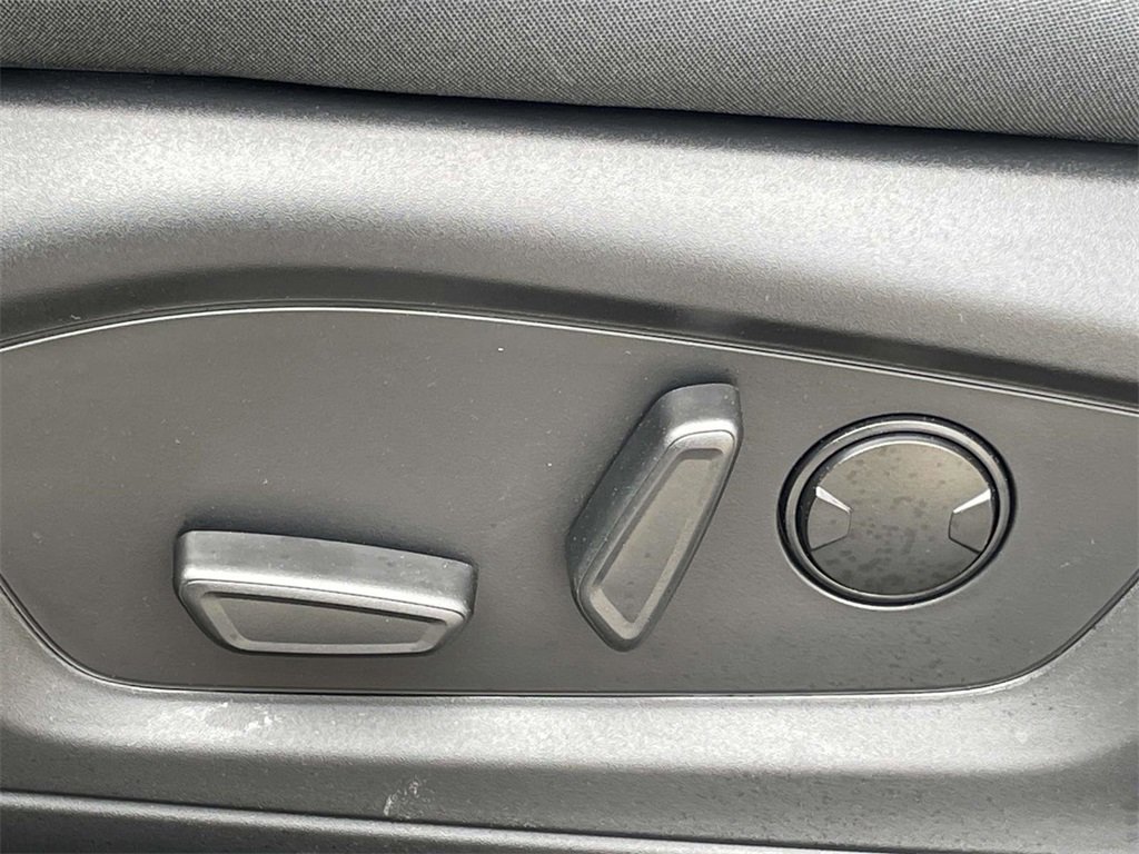 New 2025 Ford Explorer Active image 14