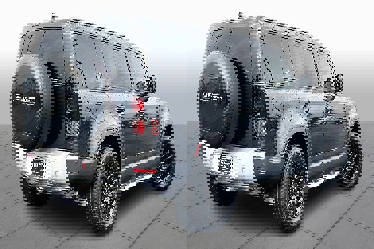 Used 2024 Land Rover Defender 110 S image 13