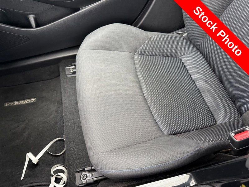 Used 2021 Toyota Corolla SE w/ SE Premium Package image 27