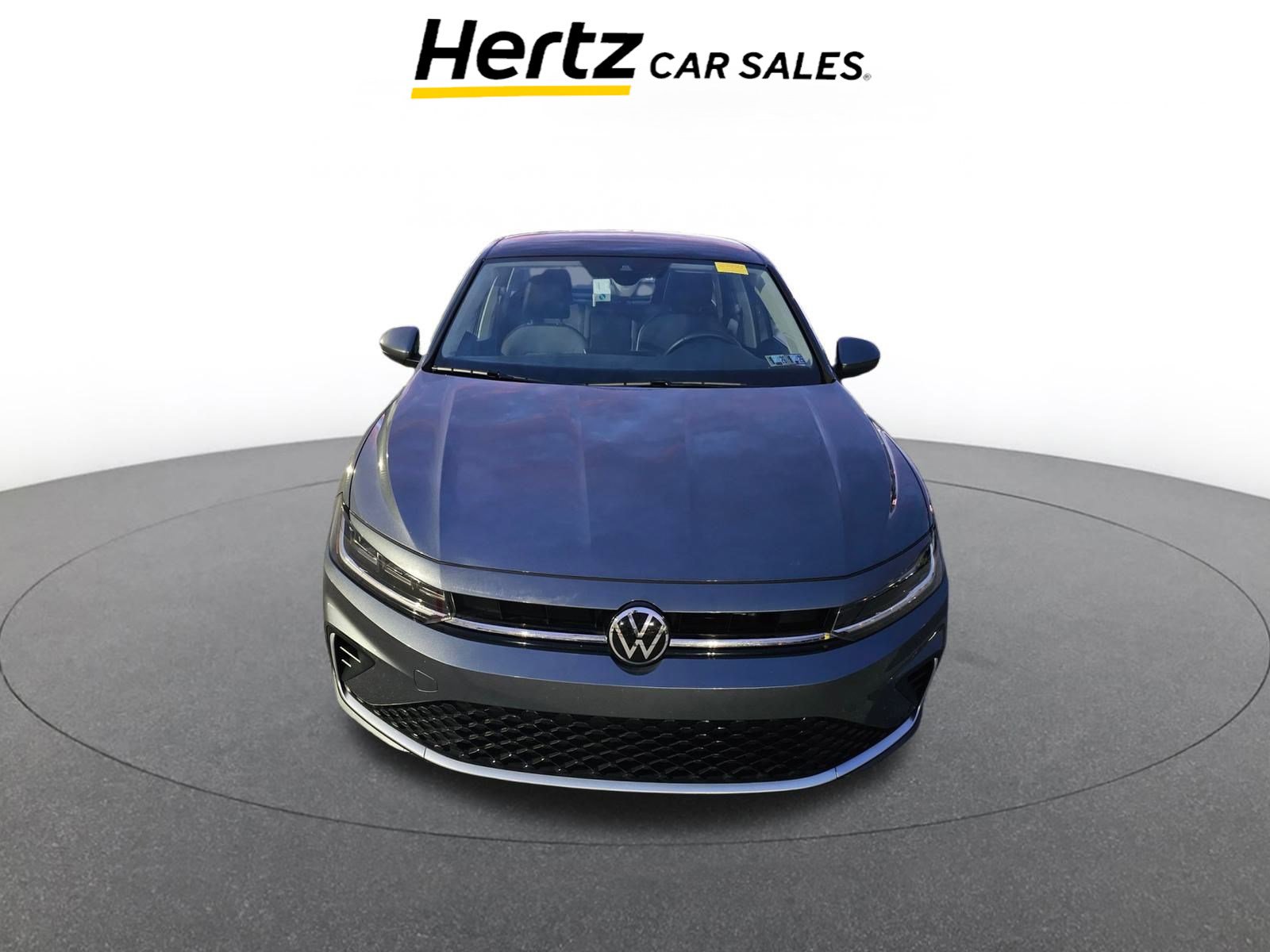 Used 2025 Volkswagen Jetta SE image 2
