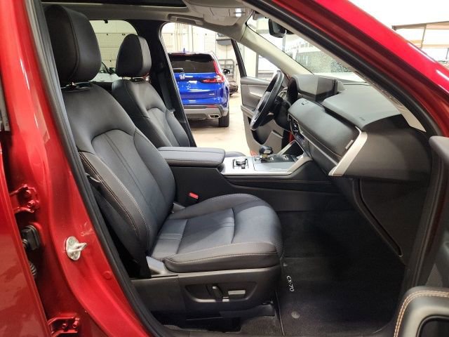 Certified 2025 MAZDA CX-70 Plug-In Hybrid w/ Premium Pkg image 32