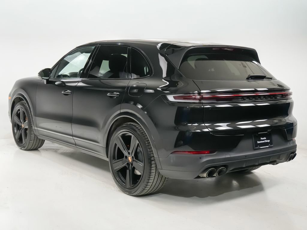 Used 2025 Porsche Cayenne E-Hybrid w/ Premium Package image 3