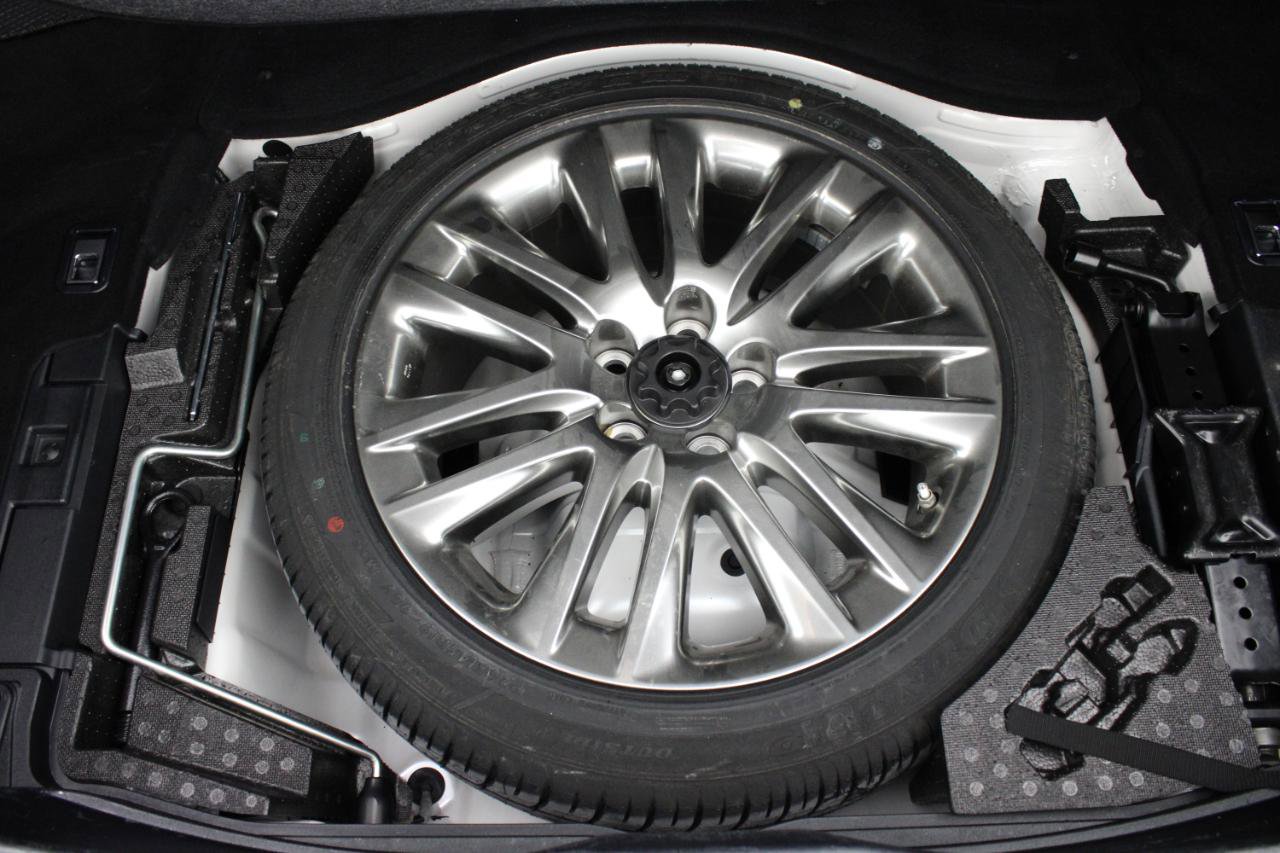 Used 2016 Lexus LS 460 w/ Comfort Package image 76