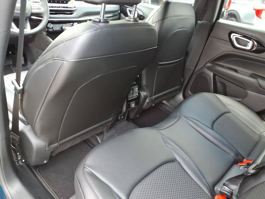 New 2026 Jeep Compass Latitude AWD/4WD image 15
