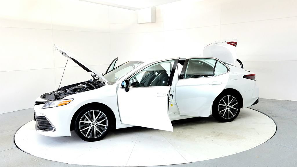 Used 2024 Toyota Camry XLE w/ Cold Weather Package AWD/4WD image 10
