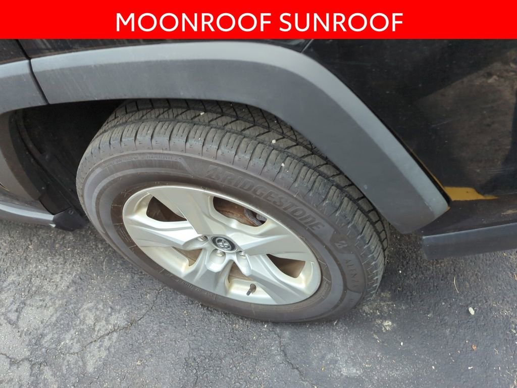 Used 2020 Toyota RAV4 XLE w/ Convenience Package image 5