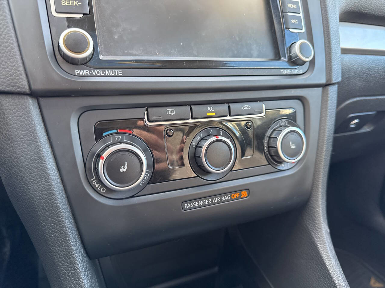 Used 2011 Volkswagen Golf 2-Door image 26