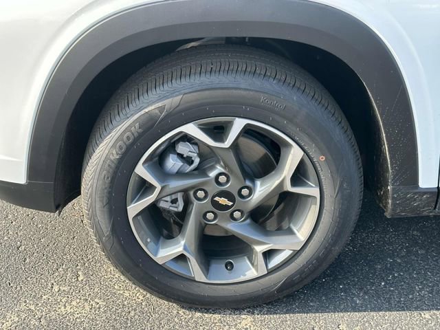 New 2025 Chevrolet Trax LT w/ Driver Confidence Package image 9