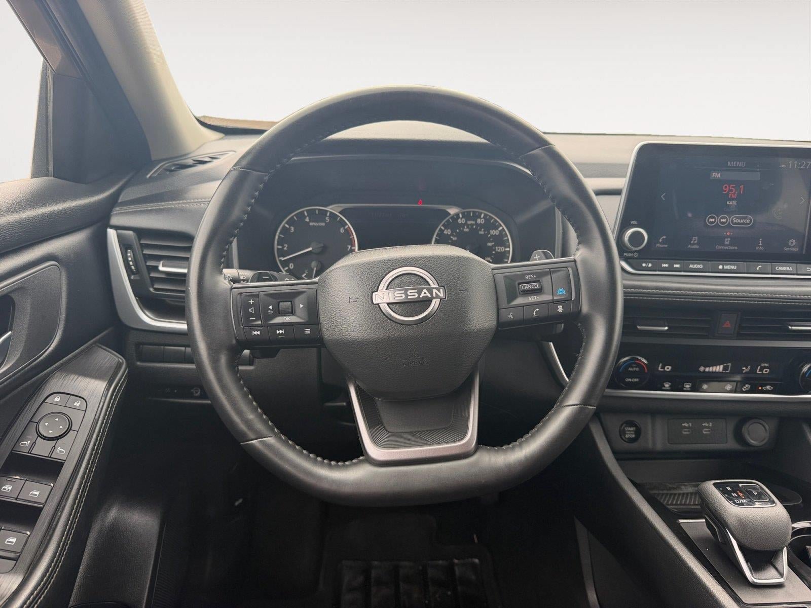 Used 2025 Nissan Rogue SV AWD/4WD image 12