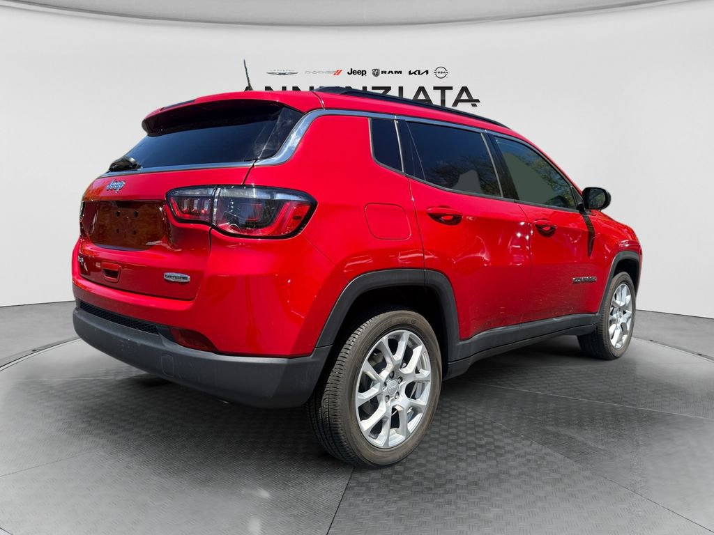 Used 2023 Jeep Compass Latitude AWD/4WD image 5