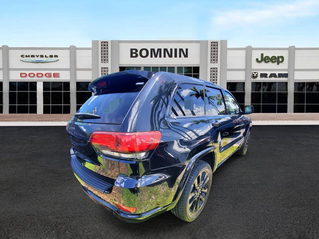 Used 2020 Jeep Grand Cherokee Altitude image 3