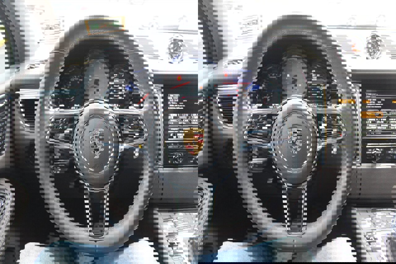 Used 2016 Porsche Macan S image 6