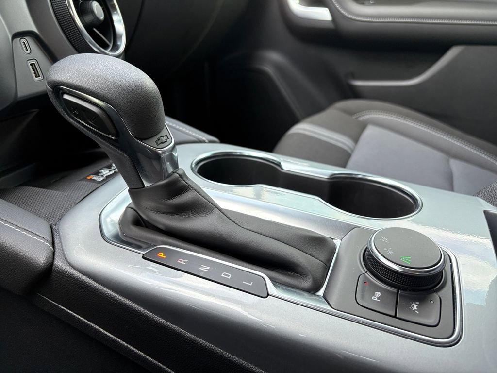 New 2025 Chevrolet Blazer LT w/ Convenience Package image 30