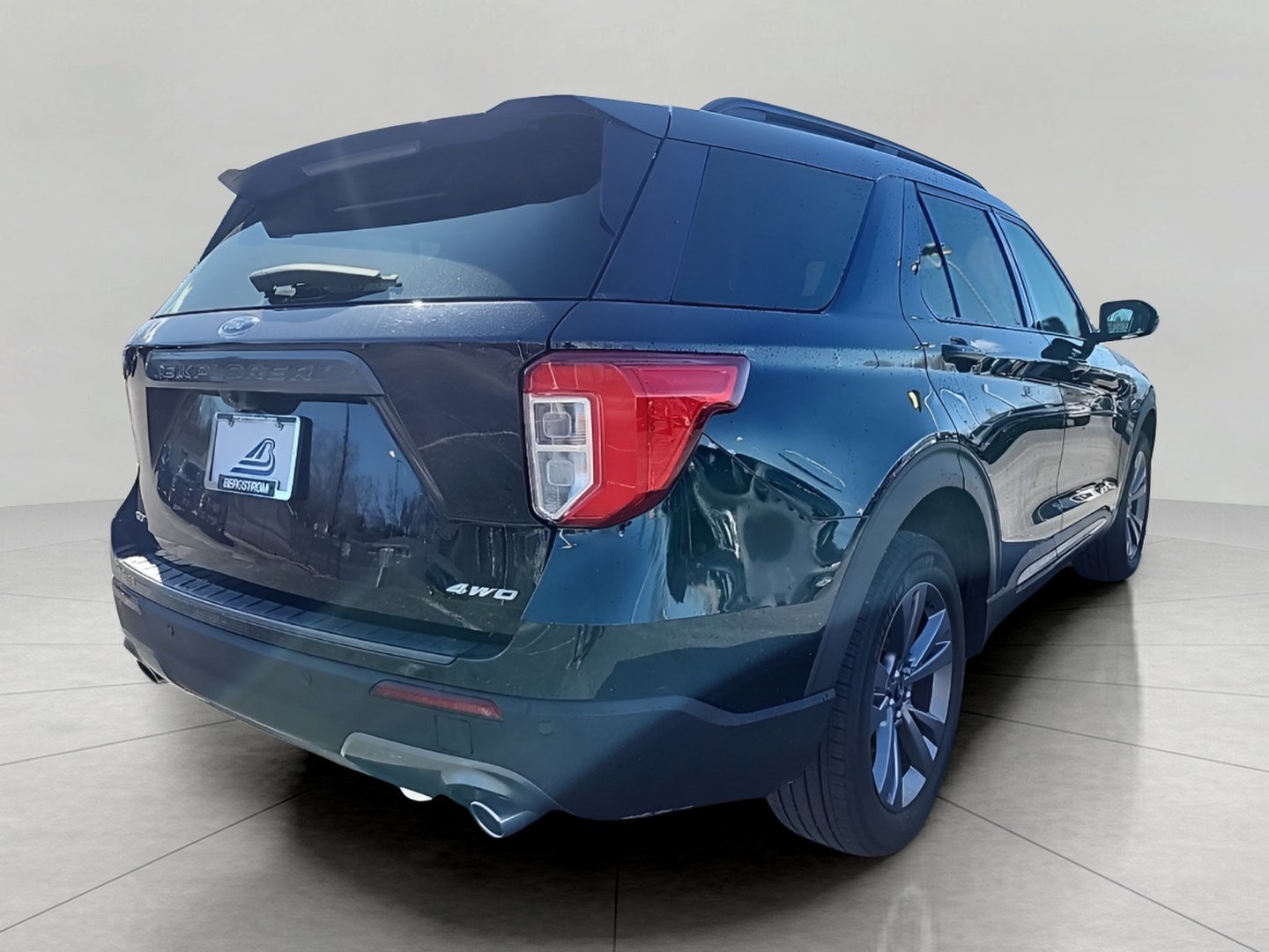 Certified 2023 Ford Explorer XLT w/ Equipment Group 202A image 9