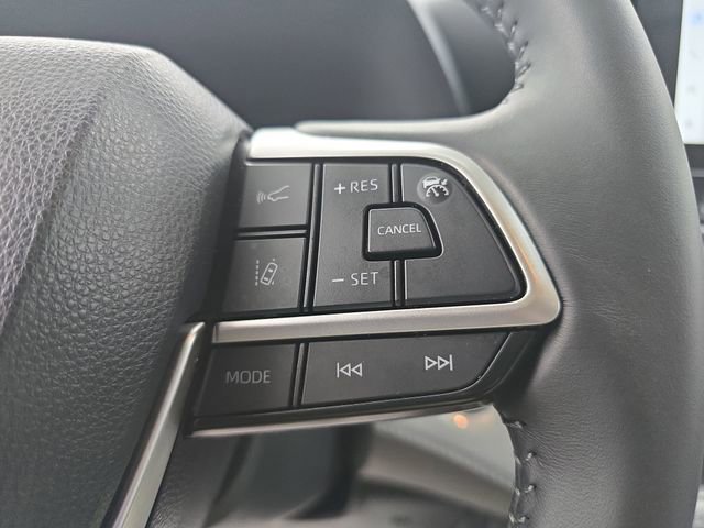 Used 2024 Toyota Highlander LE image 36