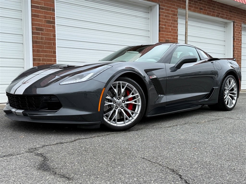 Used 2018 Chevrolet Corvette Z06 RWD image 2