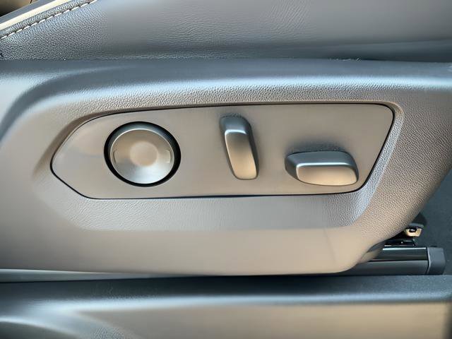 Certified 2025 GMC Yukon XL Elevation image 21