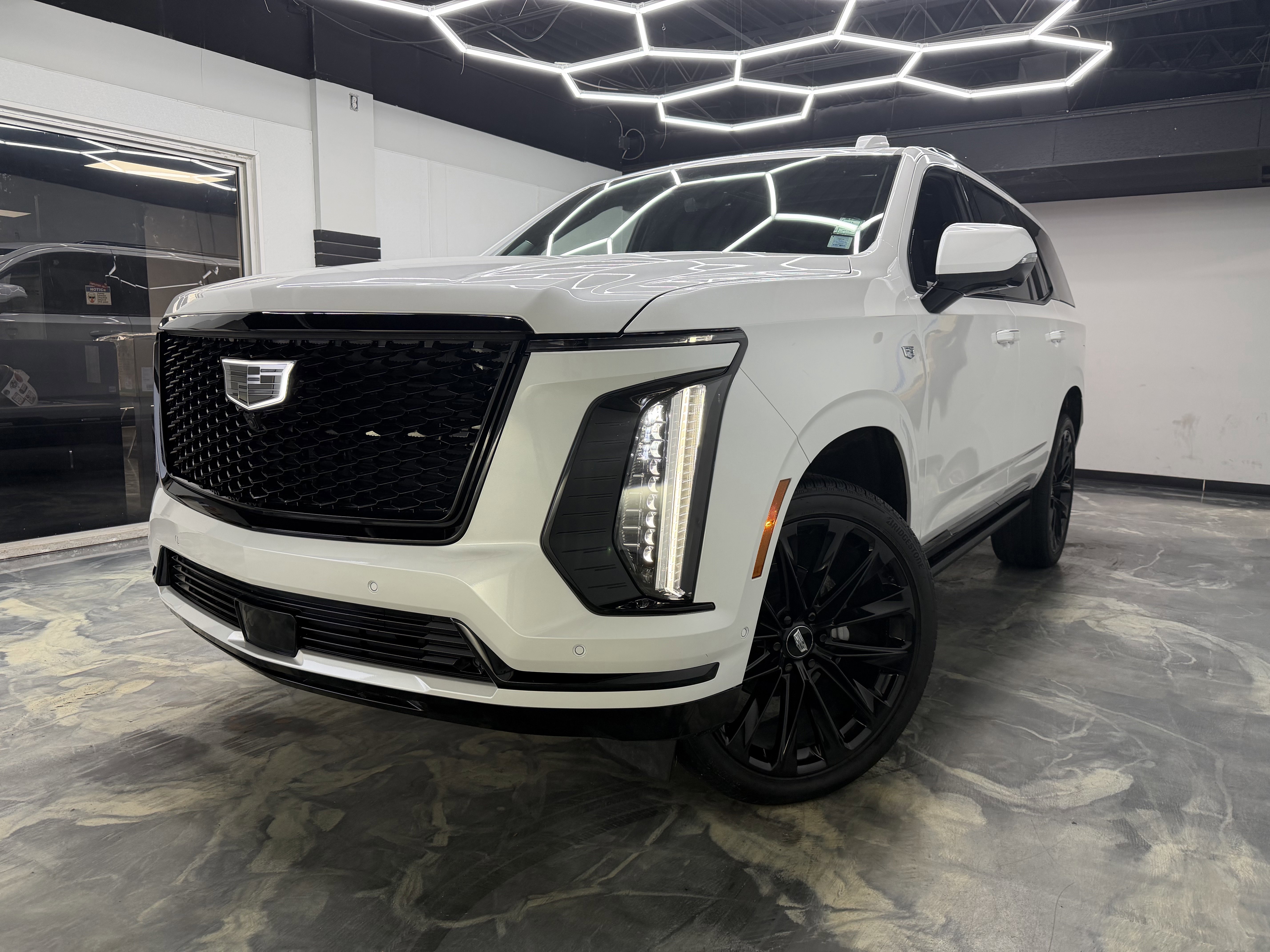 Used 2025 Cadillac Escalade Sport Platinum w/ LPO, ONYX Package image 1