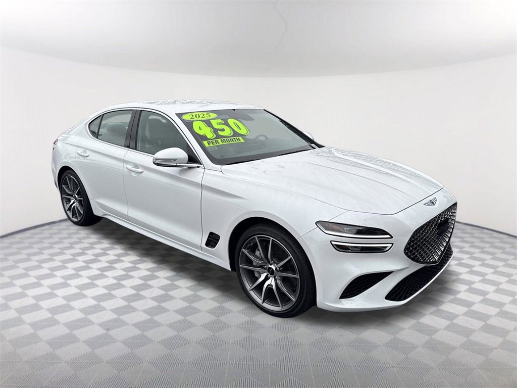 Used 2025 Genesis G70 2.5T image 3