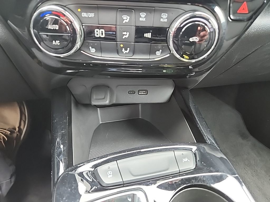 Certified 2024 Chevrolet Trax RS FWD image 23