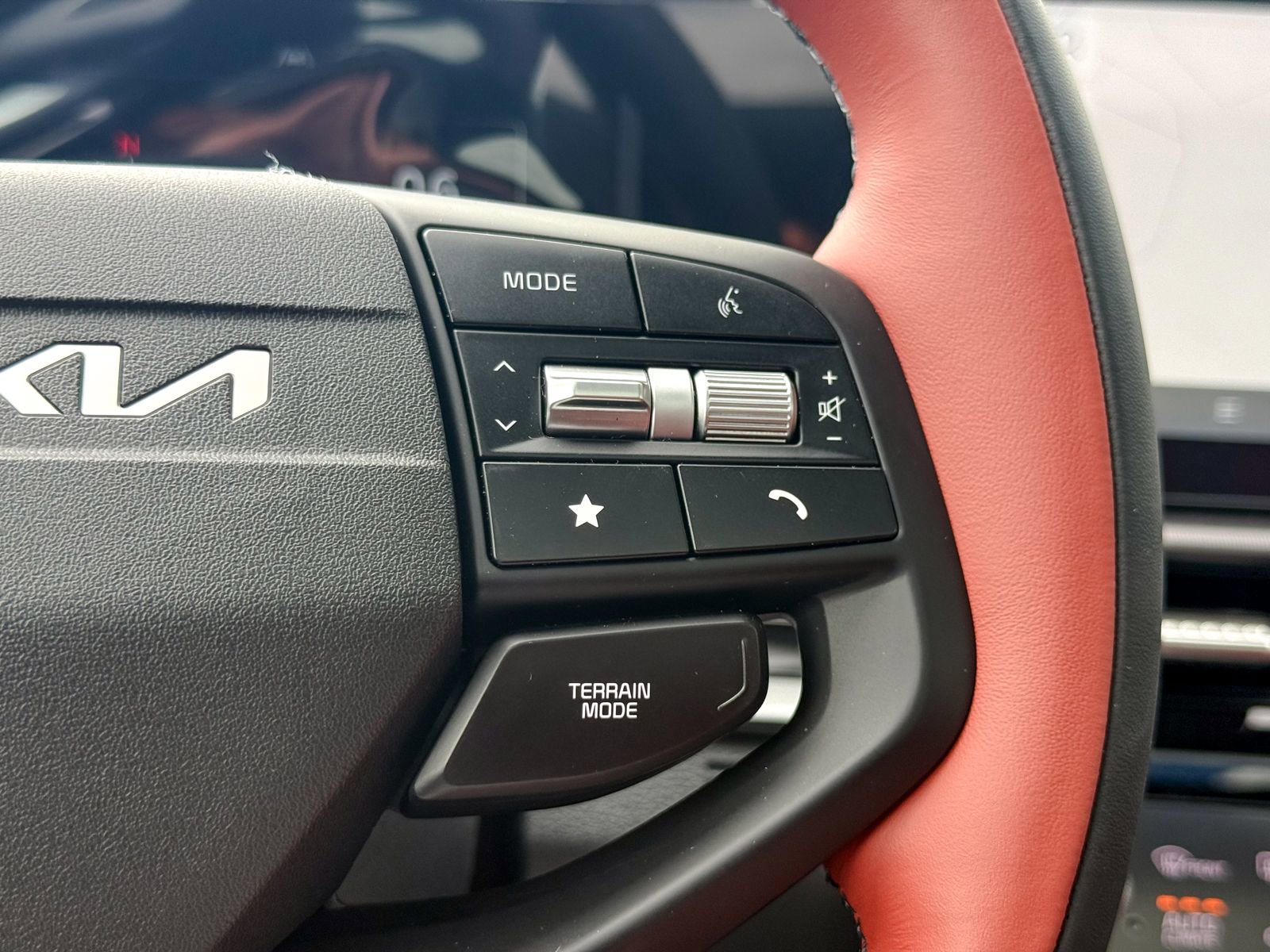 New 2026 Kia Sportage SX AWD/4WD image 38