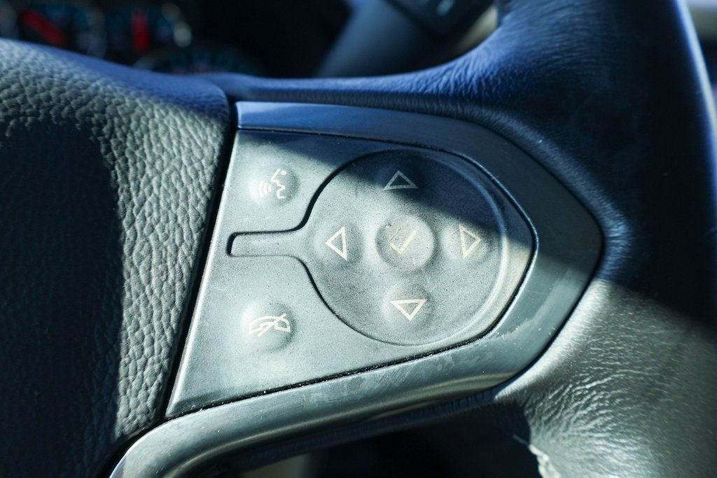 Used 2018 Chevrolet Suburban LT image 14