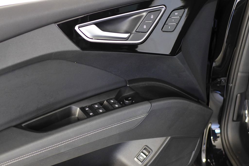 Used 2023 Audi Q4 e-tron Premium Plus w/ Premium Plus image 12