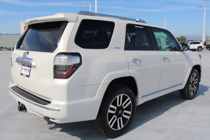 Used 2017 Toyota 4Runner Limited image 3