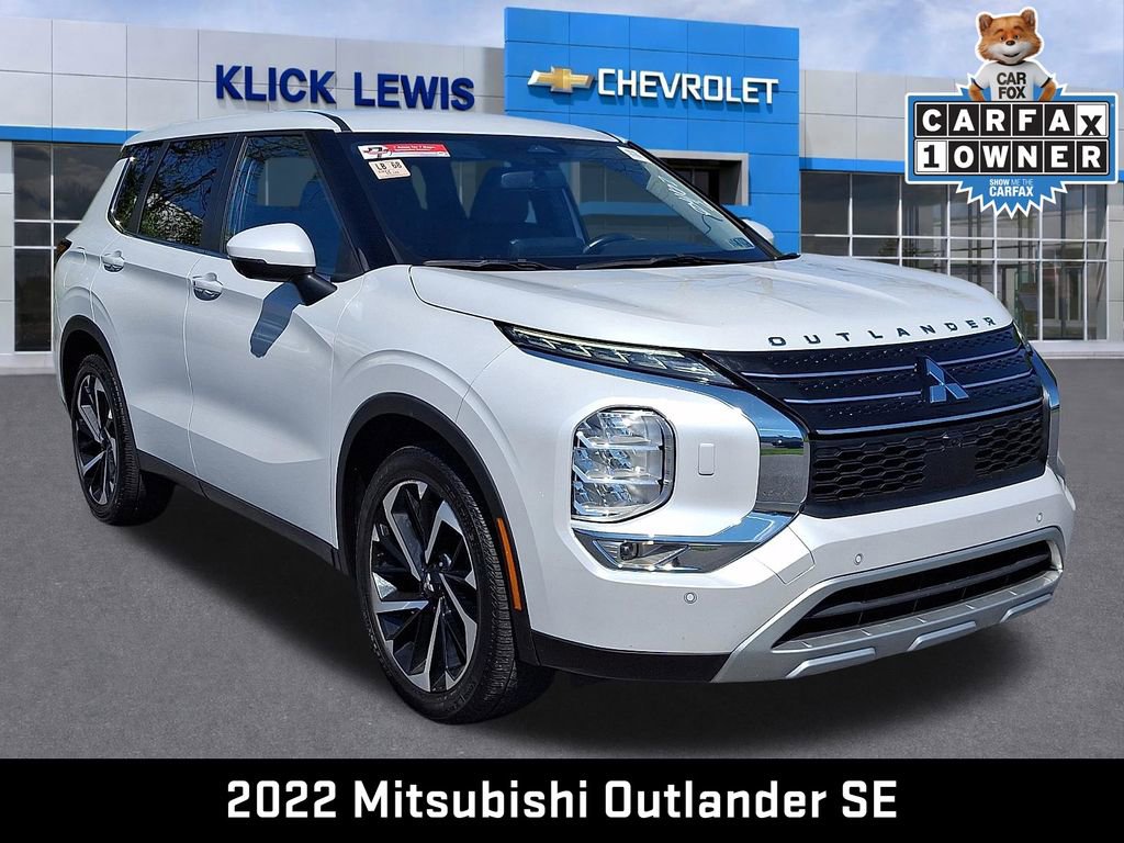 Used 2022 Mitsubishi Outlander SE image 1