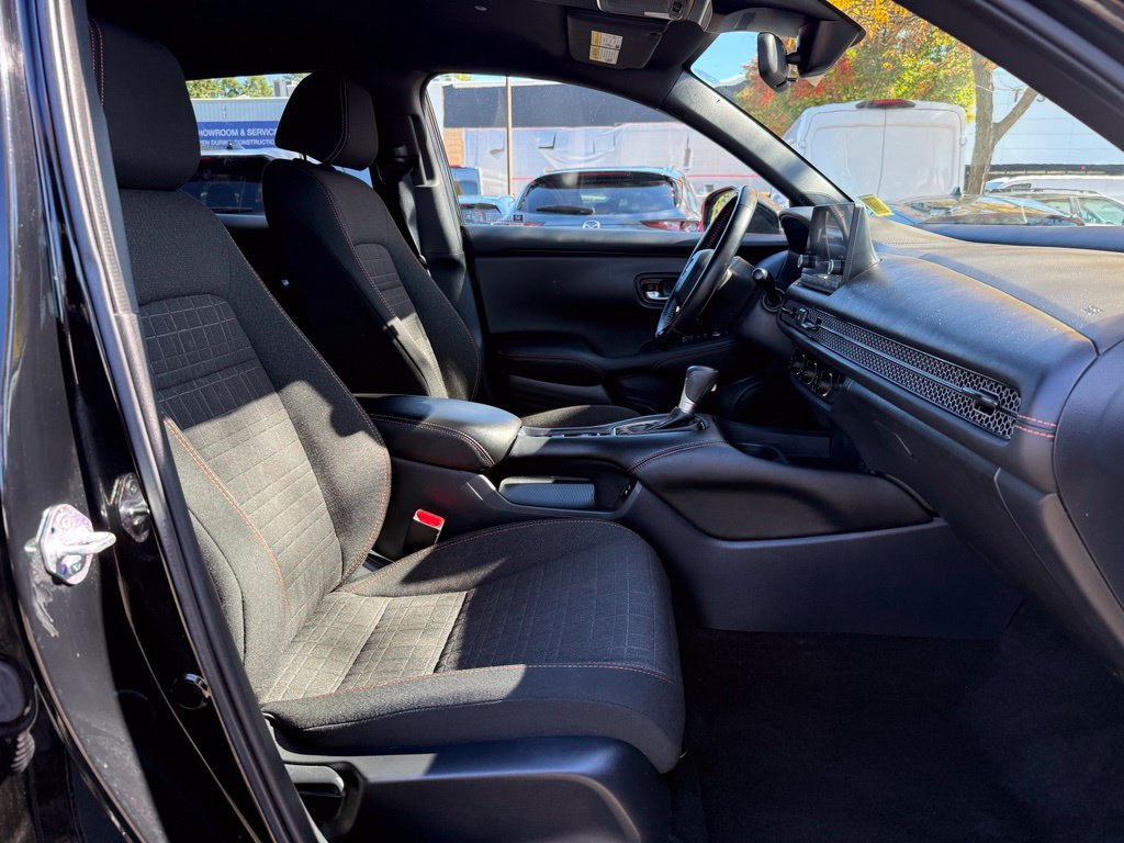 Used 2025 Honda HR-V Sport image 26
