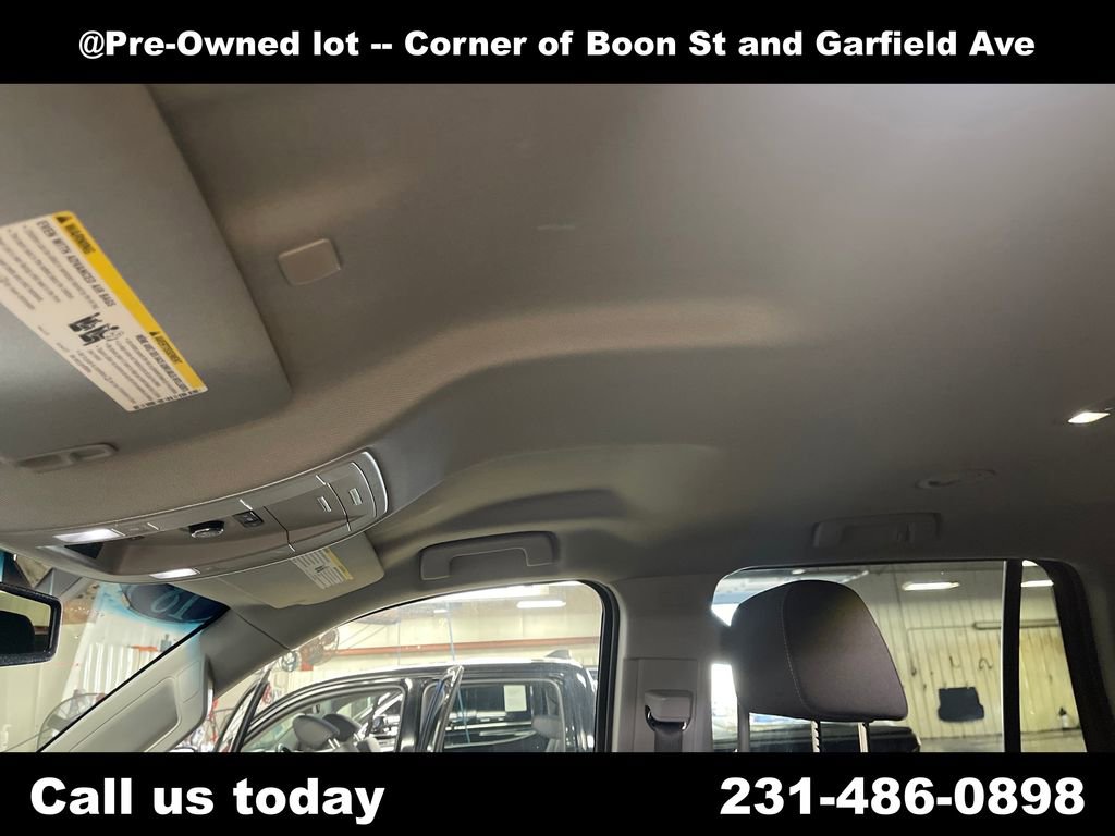 Used 2018 GMC Yukon SLE w/ SLE Value Package image 13