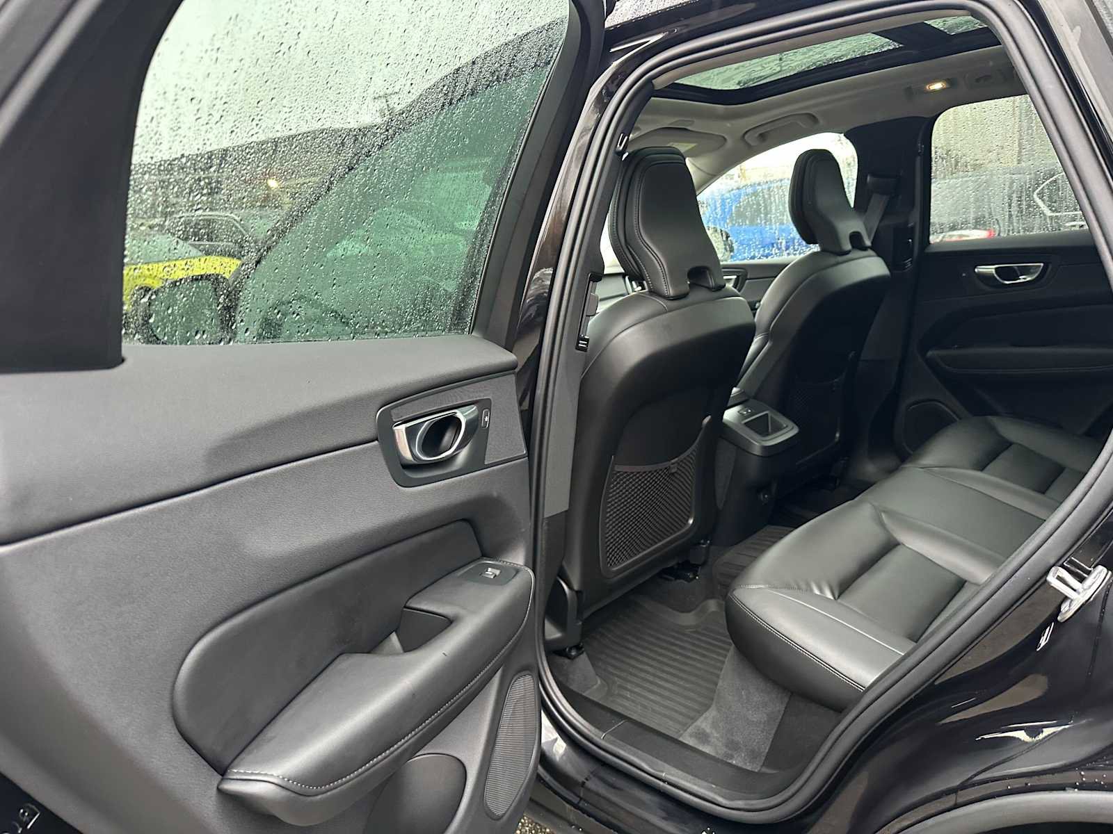 Used 2025 Volvo XC60 B5 Core w/ Protection Package Premier image 16