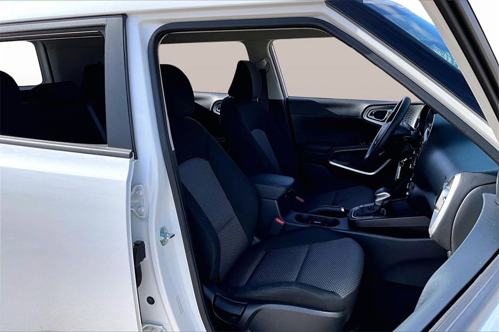 Certified 2024 Kia Soul LX w/ Option Group 015 image 7